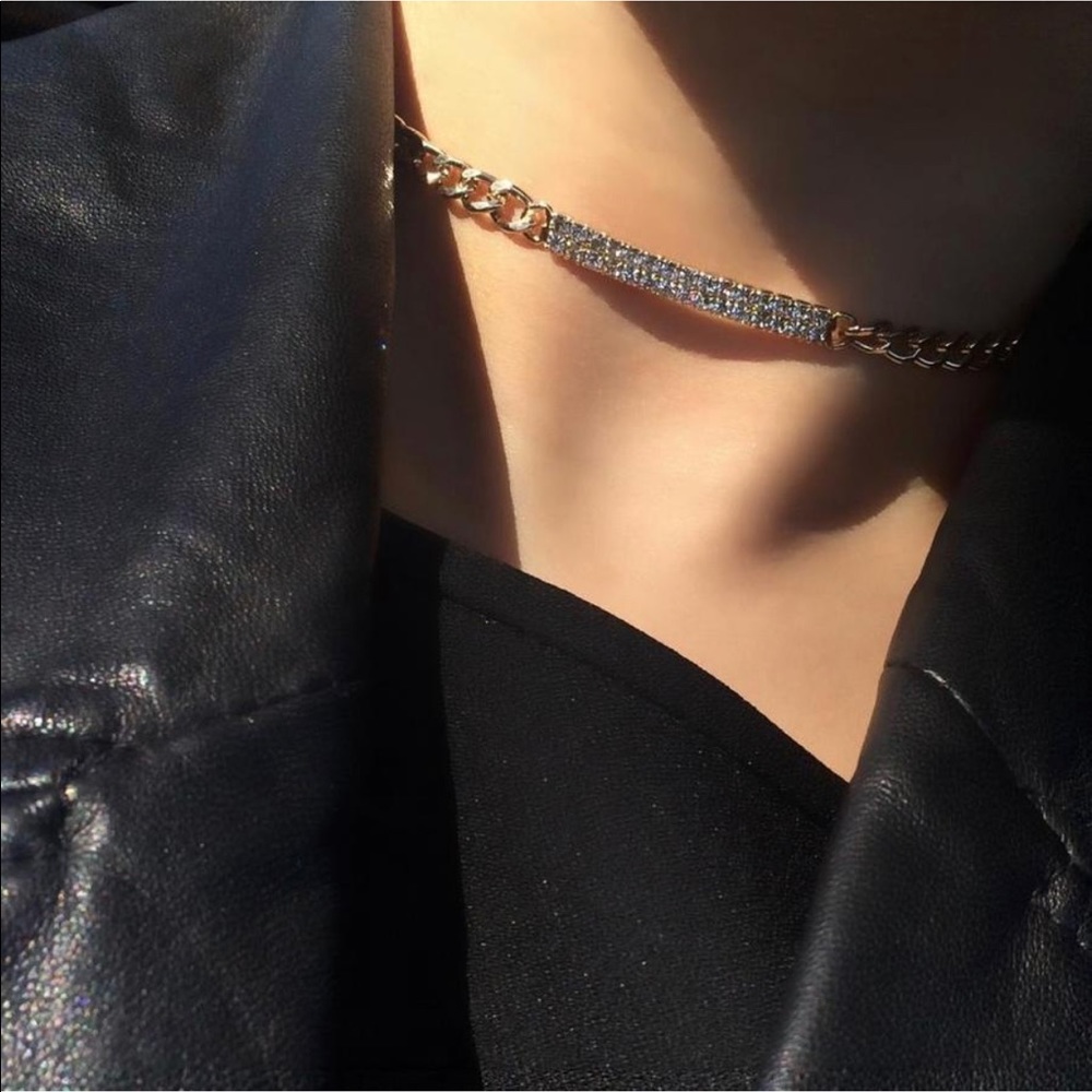 Hold Crystal ID Choker
